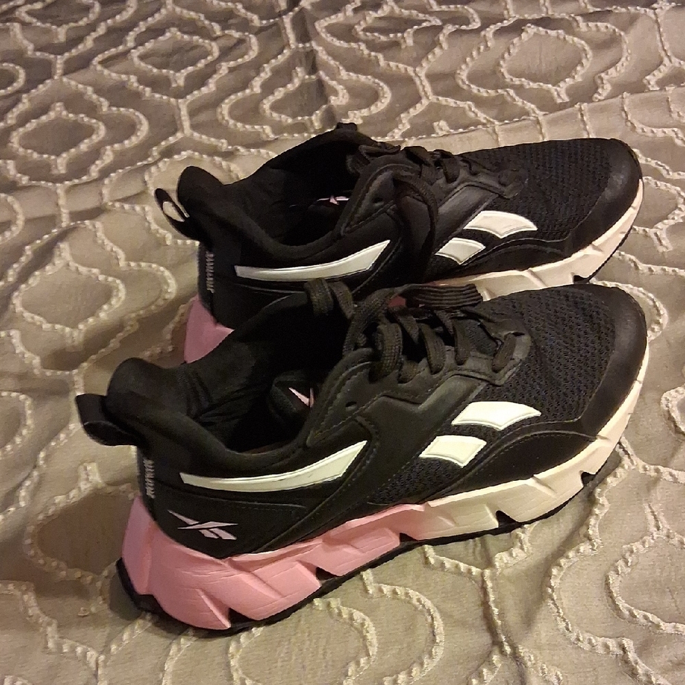 Reebok Women's Black and White Sneakers with Pink Soles